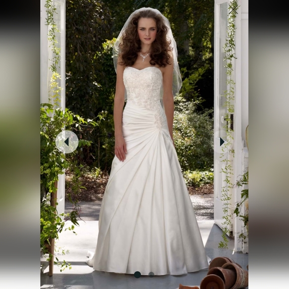 David's Bridal Dresses & Skirts - NWT ! DAVIDS BRIDAL DRESS (SOME SEWING ISSUES AND SOME STAINS PLEASE REVIEW PICS